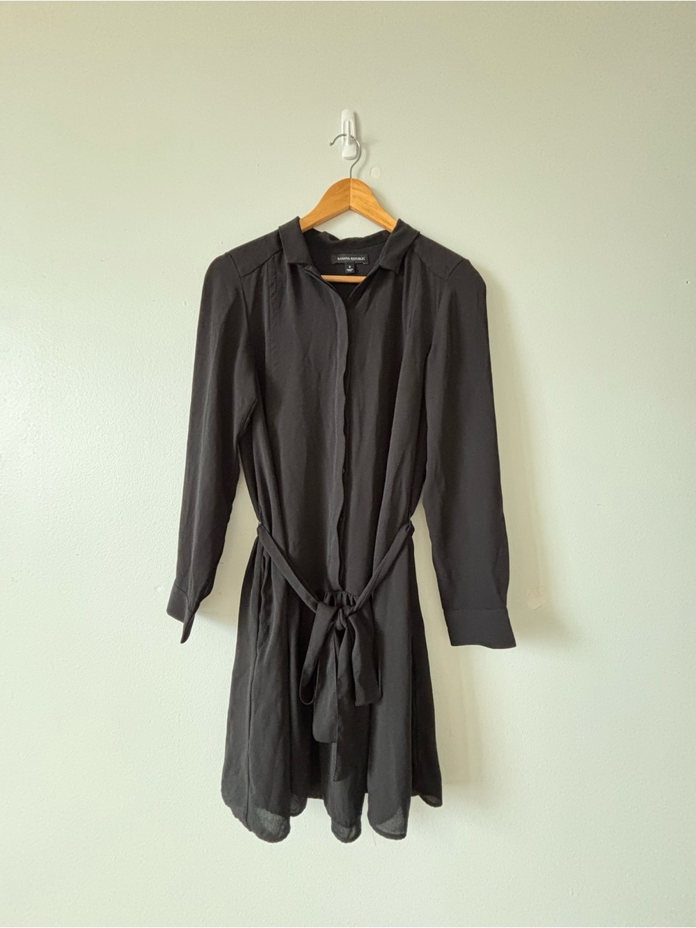 Banana Republic - Classic Black Long-Sleeve Tiered Shirt Dress - Picture 8 of 10